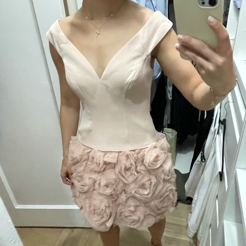 BCBGMAXAZRIA 💝 pretty Off-The-Shoulder Dress